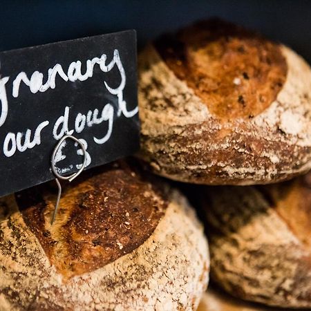 مبيت وإفطار Whitehouse راي المظهر الخارجي الصورة Granary Sourdough