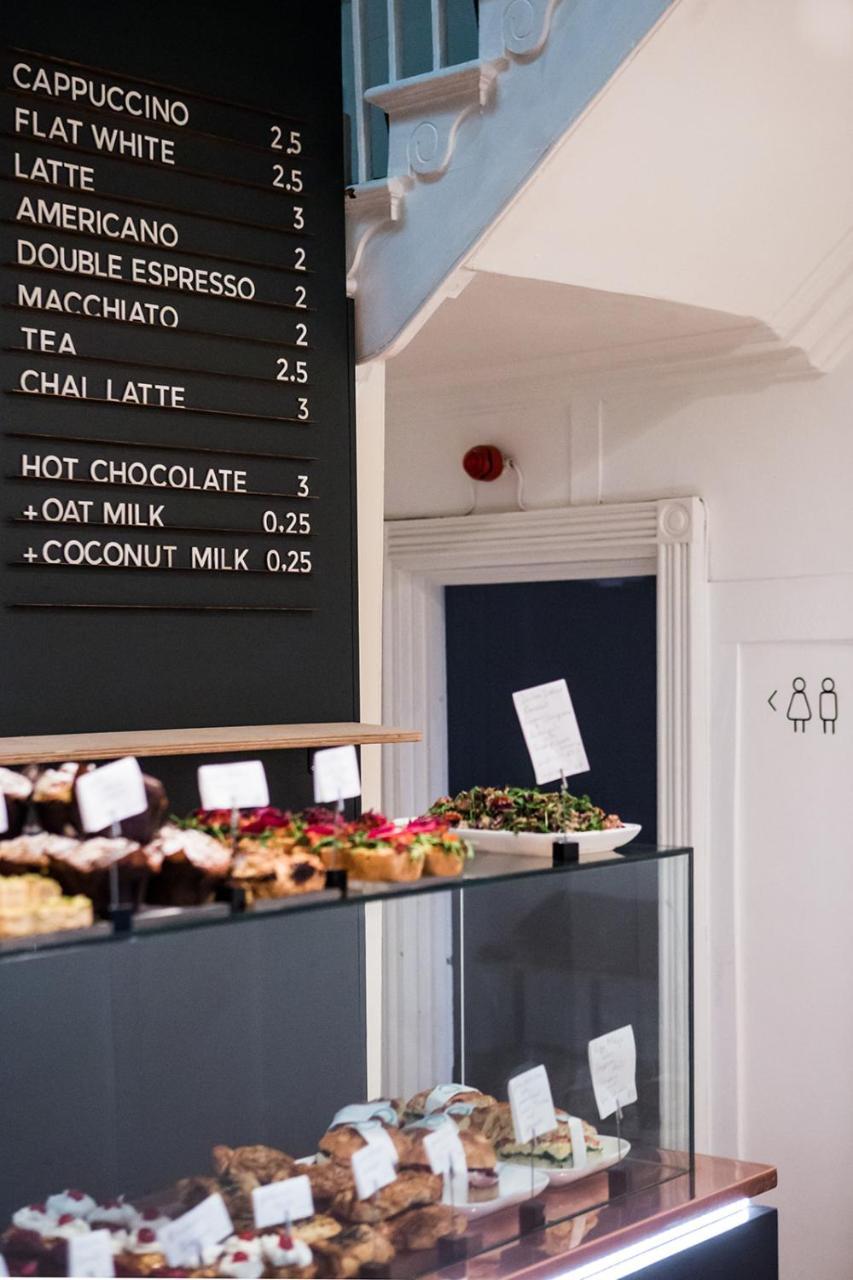 مبيت وإفطار Whitehouse راي المظهر الخارجي الصورة Menu at a cafe